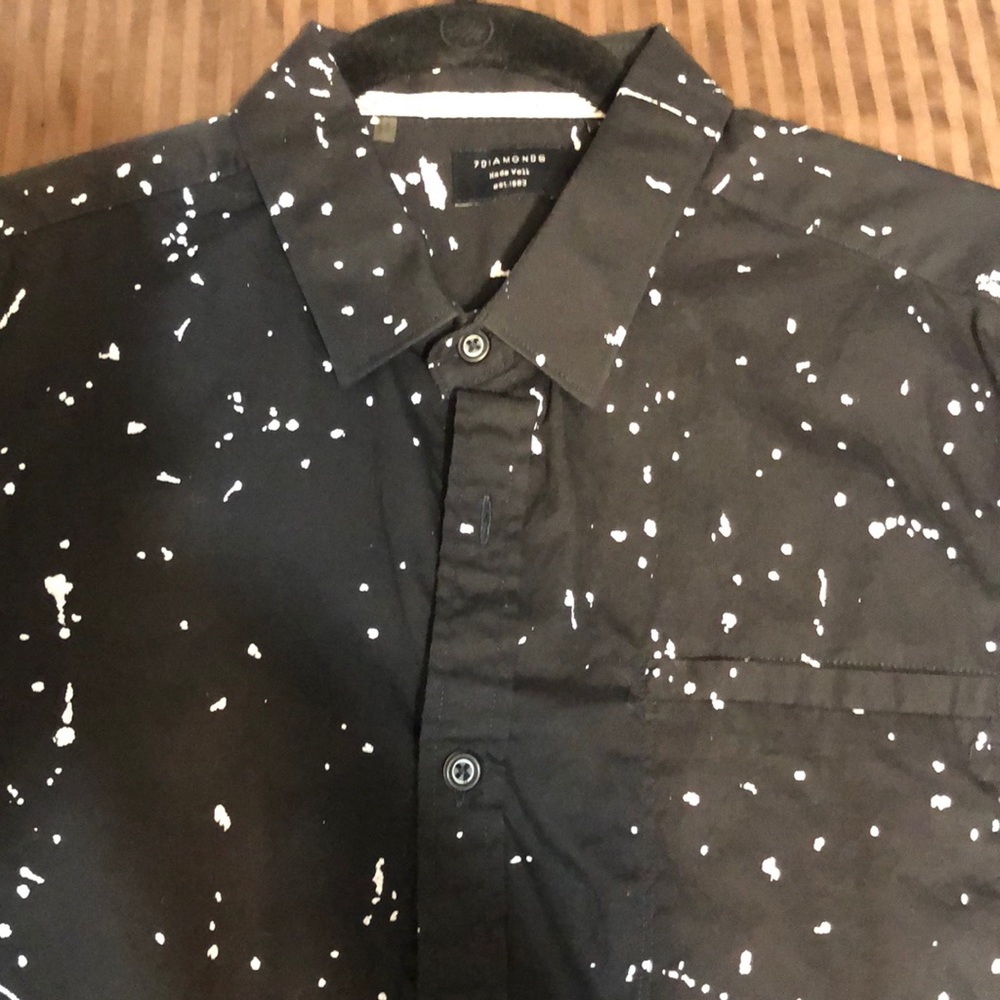 NWOT 7 diamonds black with white paint button down